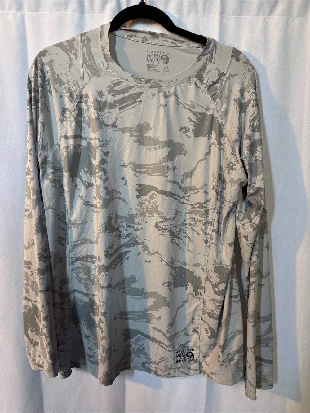 Mountain Hardwear Long Sleeve Crew in Light Gray and Gray Camo
